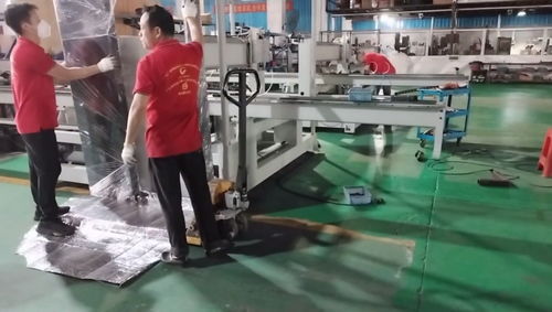 陸續(xù)裝配木工機械六面鉆