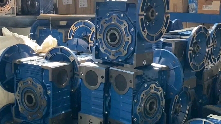 鑄鐵減速機(jī)鐵殼減速機(jī)RV90RV110RV130RV150現(xiàn)貨供應(yīng)#機(jī)械設(shè)備專用 #RV減速機(jī)廠家 #科勁電機(jī) 廠家實(shí)拍